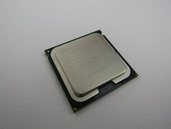 Intel Xeon E5320 CPU (4-core/1.86 GHz/80W) - SL9MV