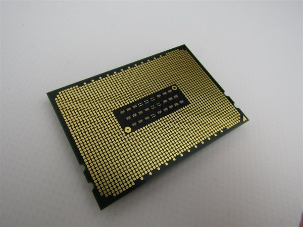 AMD Opteron 6234 CPU (2.4GHz/12-core/16MB/115W TDP) - OS6234WKTCGGU